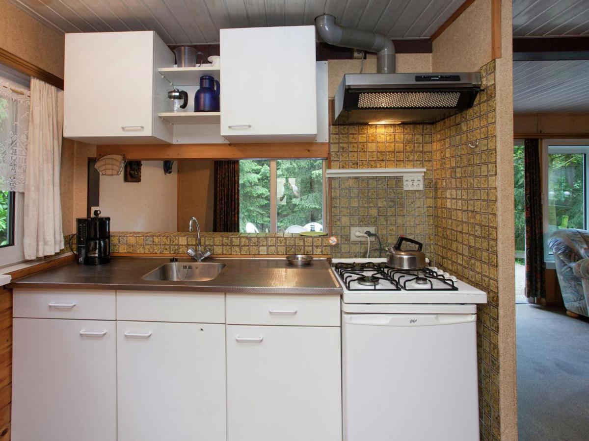Peacefully Chalet In Lanklaar With Garden ดิลเซน-สตอกเคม ภายนอก รูปภาพ